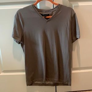 Men’s V Neck TShirt (M)